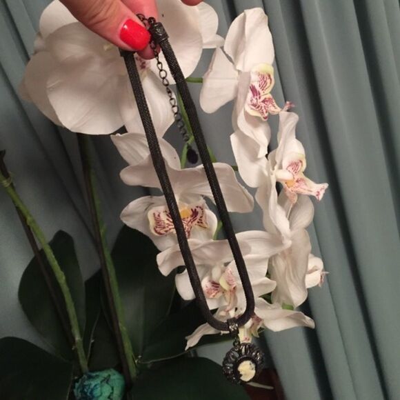 Vintage Necklace  - Picture 2 of 4